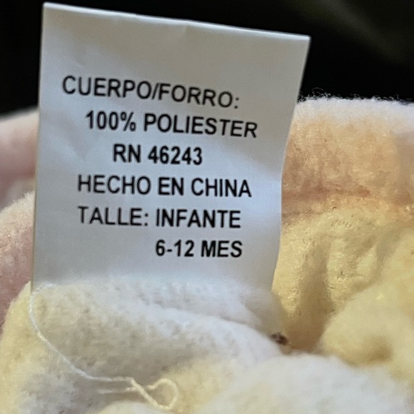 Two pieces Baby girl hats & cloves - Picture 12 of 13